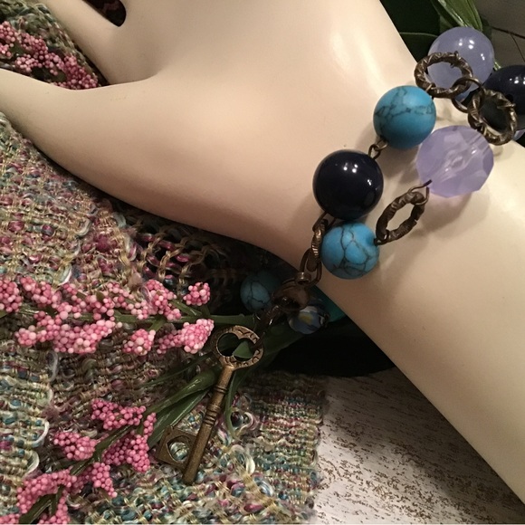 Lock and Key Bracelet         🎀[2/$25.00]🎀 - Picture 4 of 5